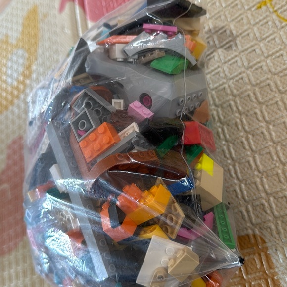 Lego Gallon Bag  Building Blocks Mix - Picture 4 of 4